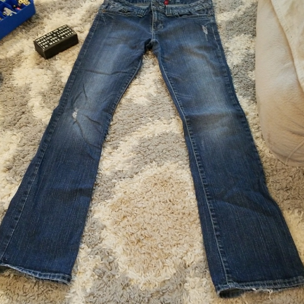 Guess Jeans - Picture 4 of 5